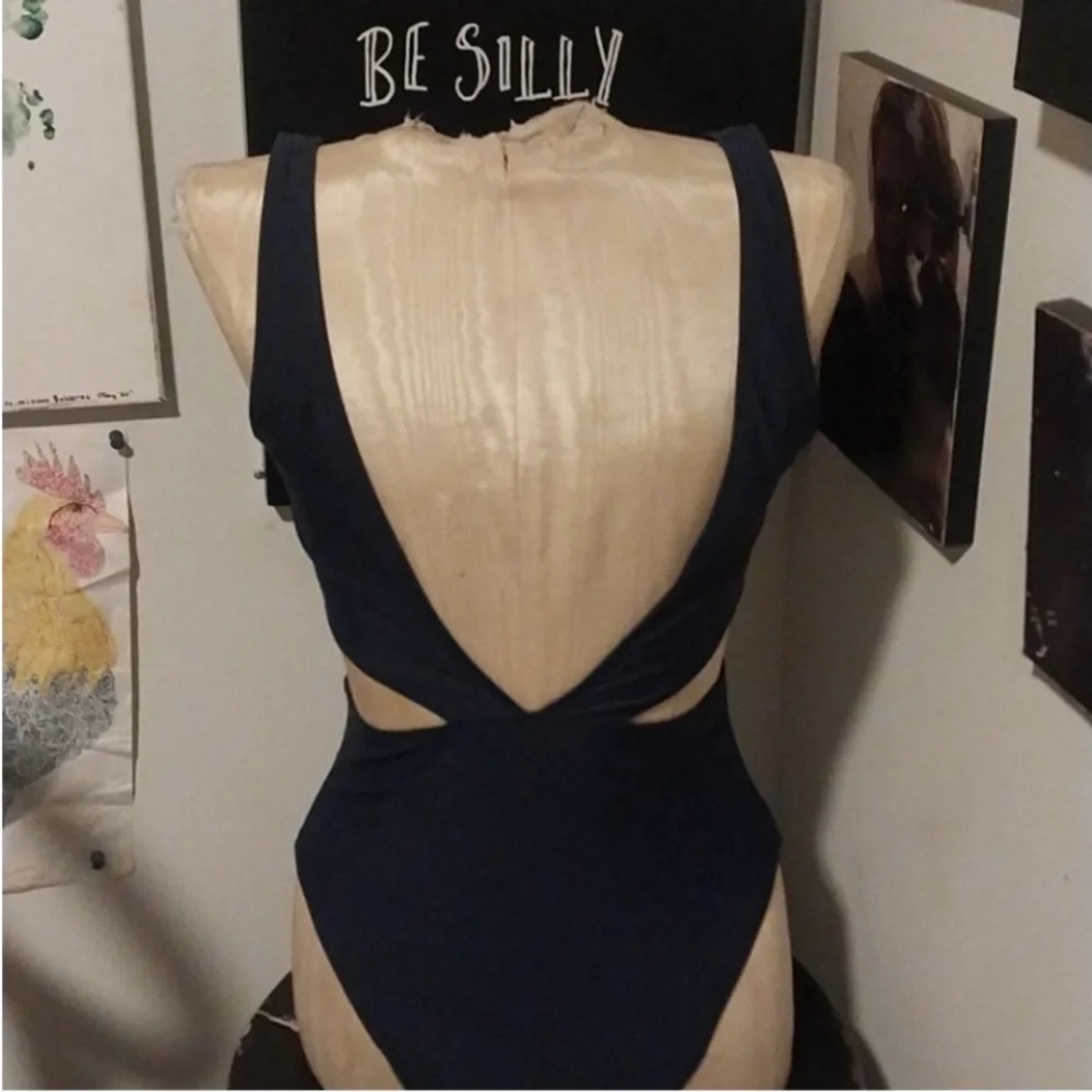 Aerie Swim One Piece Navy Blue Cutout Side Halter Top w Tie Back Closure L EUC - Picture 16 of 16